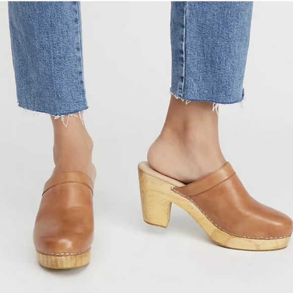 Free People Shoes - Free People Cognac Highland Park Clogs EU 40 (Fits 8.5)